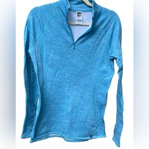 💠🩵NORTH FACE women’s size M 1/4 zip sweatshirt. Beautiful turquoise color!